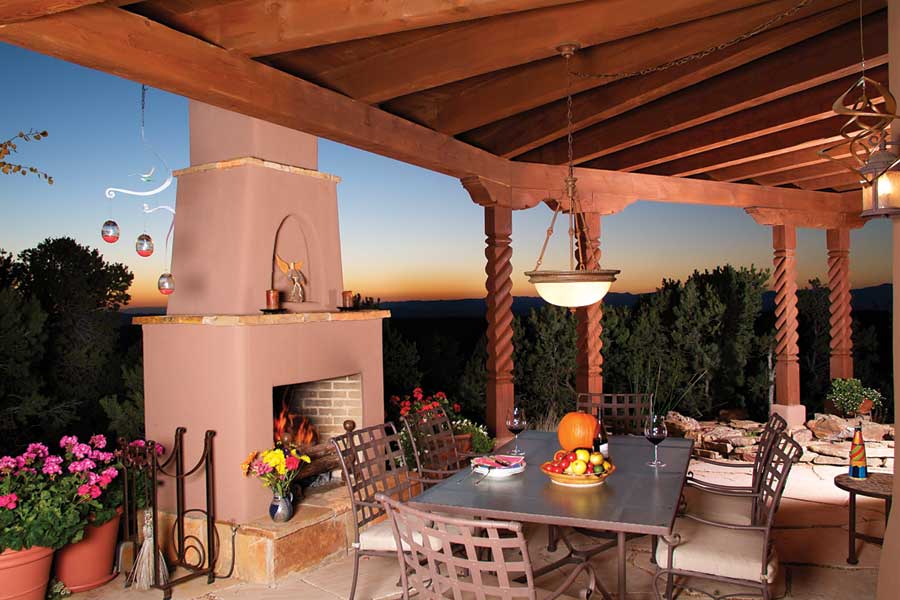 
In addition to expanding living space, courtyards provide shading and thermal mass to aid in natural cooling.
